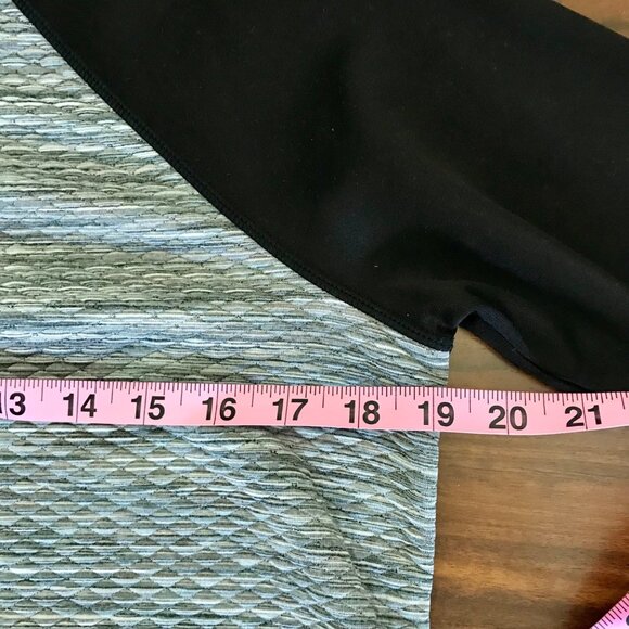 Athleta‎ Women's Snowscape Quilted Athletic Long-Sleeve Shirt Base Layer Size S - Picture 7 of 8